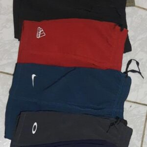 BERMUDA LISA MASCULINA COM ELASTANO C/ 10 UNI