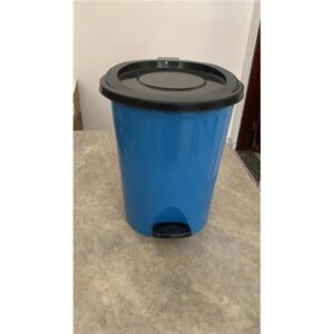 LIXEIRA COM PEDAL PLASTICO  14 LITROS